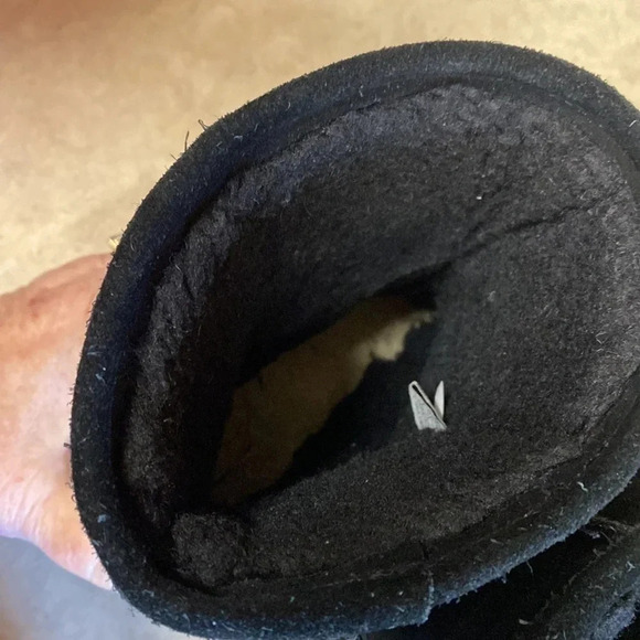 Bearpaws Black Suede - Picture 7 of 12